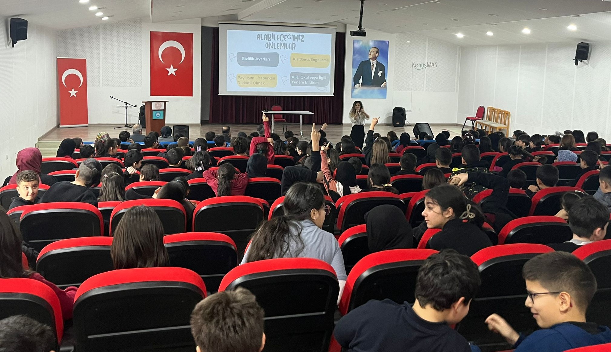 Mustafa Asım Köksal Anadolu İmam Hatip Lisesi Öğrencilerine “Dijital Dünyada Çocuk Hakları” Semineri Gerçekleştirildi