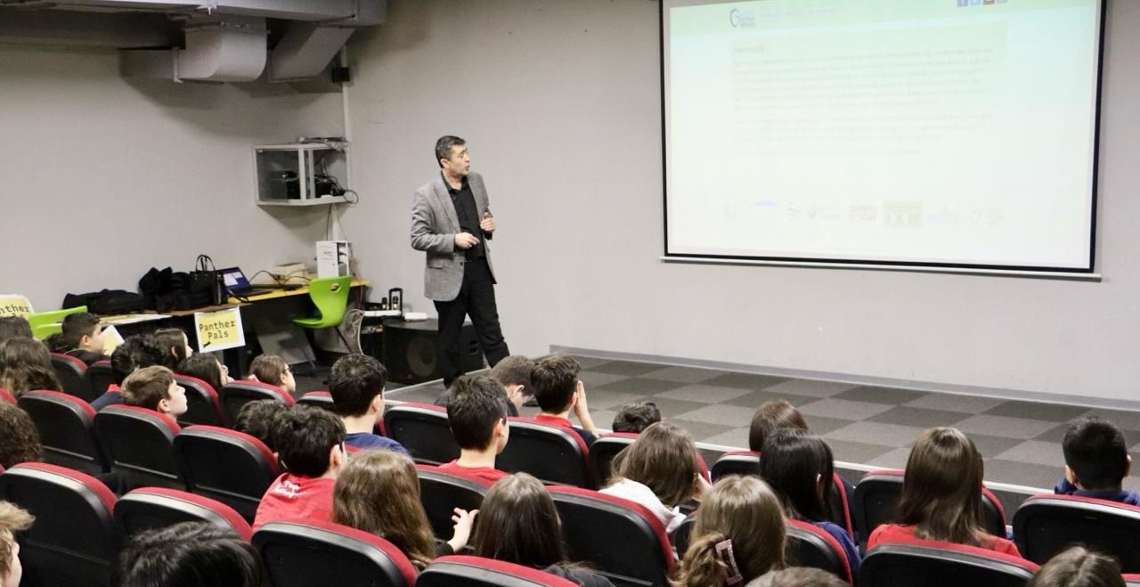 Türkiye İnsan Hakları ve Eşitlik Kurumu ile Bilgi Teknolojileri ve İletişim Kurumu İş Birliğiyle Dijital Dünyada Çocuk Hakları ve Güvenli İnternet Kullanımı Eğitimi