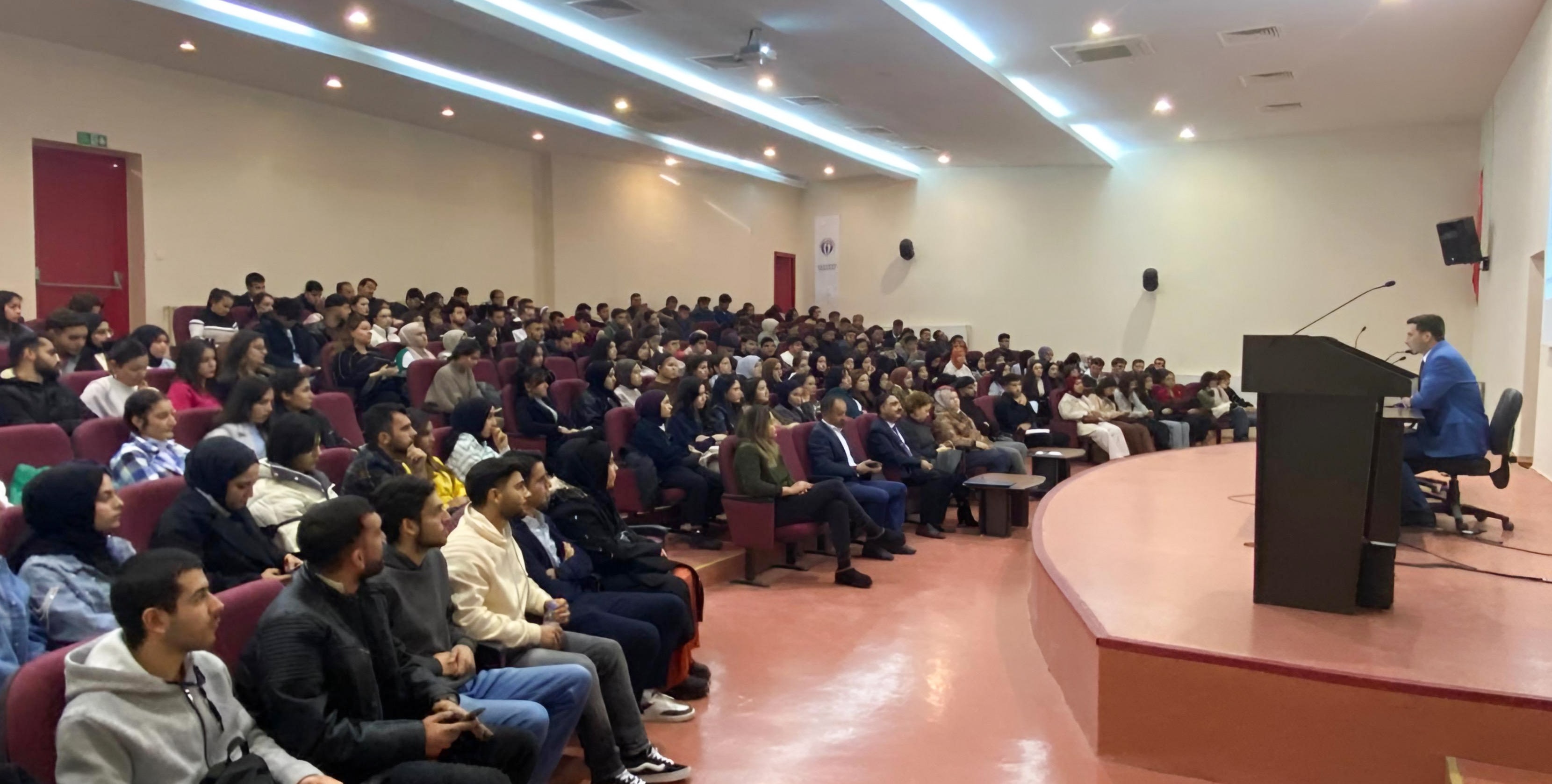 Gaziantep Üniversitesi Oğuzeli Meslek Yüksekokulu Öğrencilerine İnsan Hakları Koruma Mekanizmaları Çerçevesinde Türkiye İnsan Hakları ve Eşitlik Kurumu Konulu Konferans Verildi